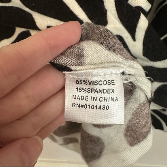 Pierri New York Women’s 3/4 Sleeve Black & White Animal Print Top Sz 1X GUC - Picture 7 of 8